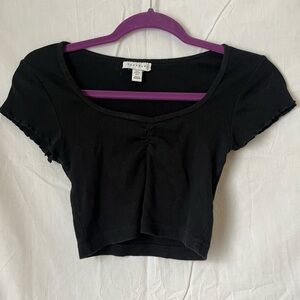 black short sleeve crop top